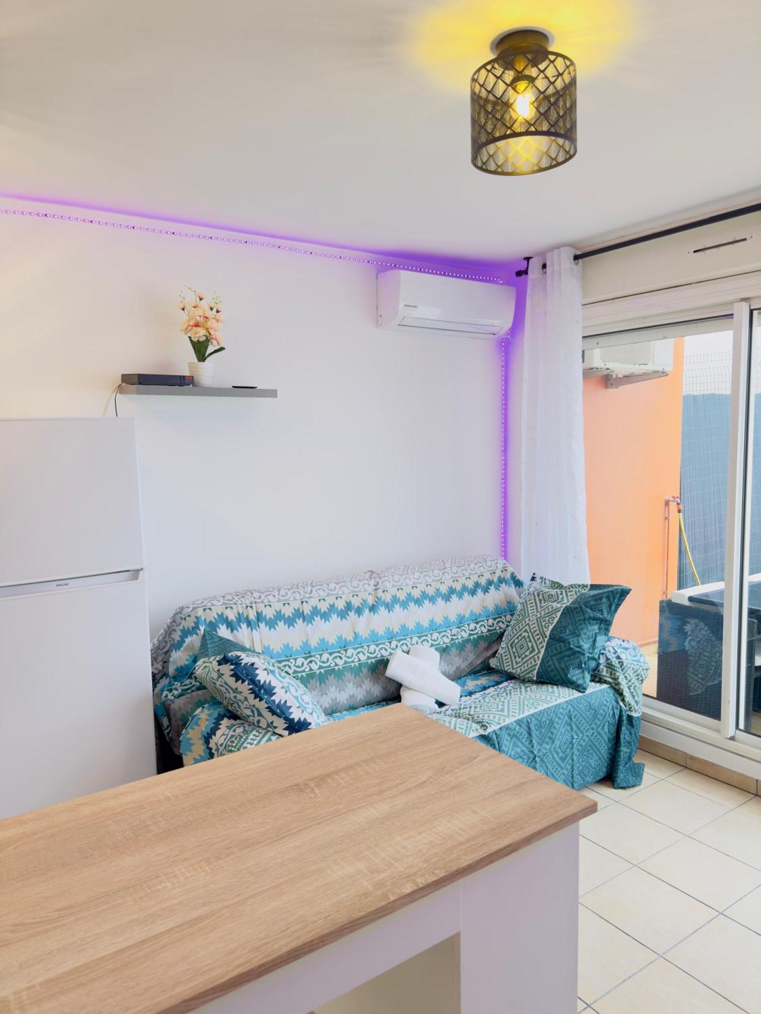 Le Petit Oasis Apartment Saint-Denis Bagian luar foto