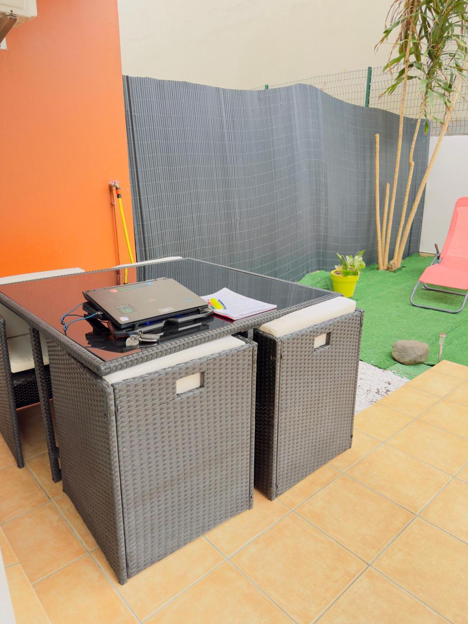 Le Petit Oasis Apartment Saint-Denis Bagian luar foto