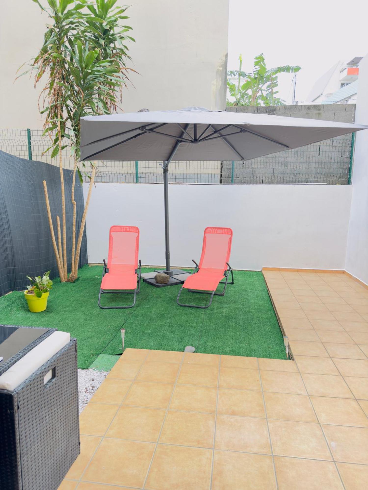 Le Petit Oasis Apartment Saint-Denis Bagian luar foto
